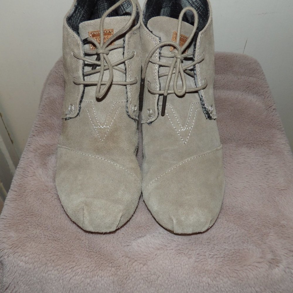 Toms Wedge Heel Lace Booties Sz W12 - Picture 2 of 9
